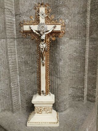 Antique Altar Standing Ornate Wood Filigree Cross Crucifix Metal Jesus Corpus.