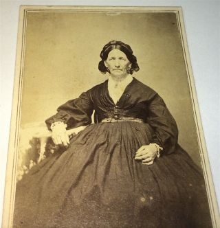 Antique Victorian American Civil War Era Fashion Old Woman Cdv Photo C.  1861 Us