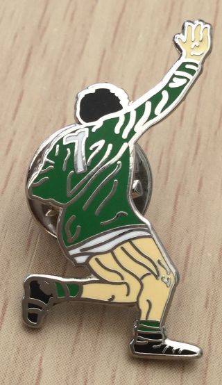 George Best Northern Ireland Goal Celebration Enamel Pin Badge - Very Rare