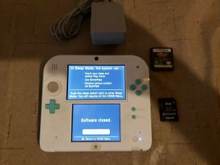 Nintendo 2ds Rare White And Turquoise Hand Held With Charger 4gb Card