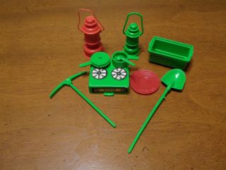 Vintage Barbie Camping Accessories Green & Red Lanterns Camp Stove Pot Pan Shove