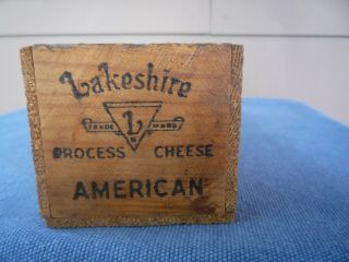 Vintage LAKESHIRE AMERICAN 2 lb WOOD CHEESE BOX Borden co.  NY 2