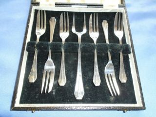 Vintage Cutlery Cased Set Of Silver Plated Cake Forks,  Pastry & Serving Fork