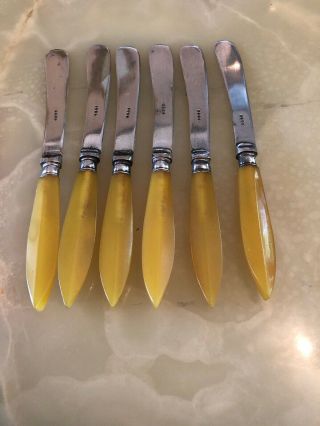 Stylish Set Of Art Deco Bakelite Handled Butter Knives