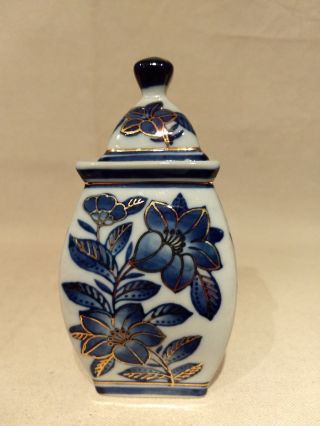 White Porcelain Ginger Jar Urn Decorated Cobalt Blue Flowers Gold Gilded Asian ?