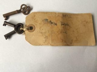 Antique Steamer Trunk Skeleton Keys