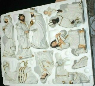 Grandeur Noel 9 Piece Porcelain Nativity Set 2000 Collector 
