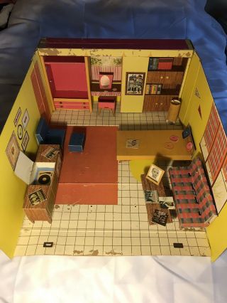 VINTAGE BARBIE CARDBOARD DREAM HOUSE 1962 WITH ACCESSORIES FURNITURE 2