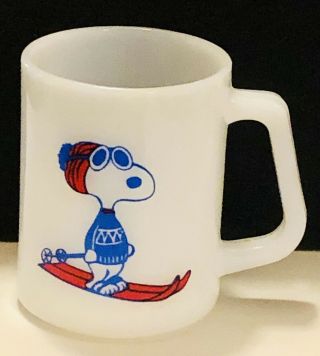 Rare & Vintage Peanuts Snoopy Federal Milk Glass Mug Skiing Ski Joe Cool