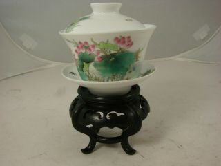 Chinese Jingdezhen Proc Porcelain Cup With Lid And Base Plate W.  Wood Stand.