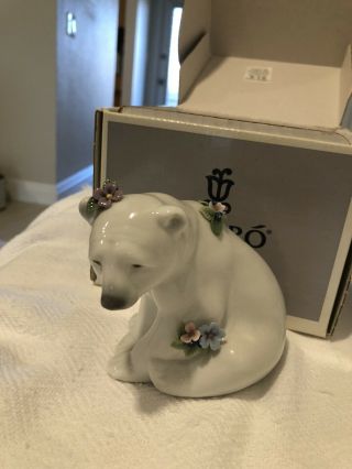 Lladro 6356 Polar Bear Seated With Flowers - Very Rare Retail $245