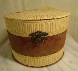 Antique Victorian Collars And Cuffs Box