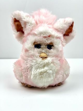 Hasbro 2005 Furby 59294 Pink White Belly Blue Eyes Great Rare