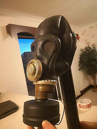 Rare Black Prw Gas Mask With Modern Fp5 Filter And Bag