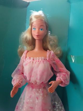 1978 Kissing Barbie 2597 With Accessories gently wear on box 2