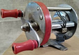 Vintage - Great Lakes S - 30 - Level Wind - Bait Casting Reel Fishing Collectible