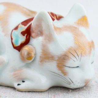 Small Antique Japanese Kutani Sleeping Cat Statue Figurine 2