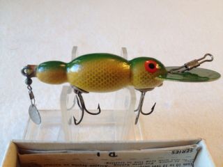 Vintage Old Wood Bomber Waterdog Fishing Lure Perch Scale 2