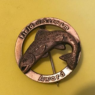 Vintage Field & Stream Award Badge Pin Medal 11 Lb 12 Oz Trout Rare