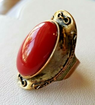 Vintage Antiqued Brass Ring W/brick Red Glass Cabochon Center & Stretch Band Ec