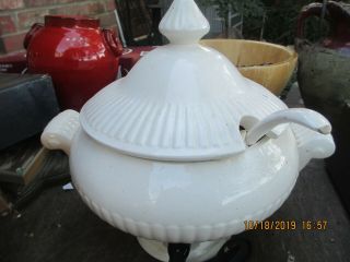 White Electric Soup Tureen,  Fondue,  Warm Dips.  Comes With Lid And Soup Spoon.