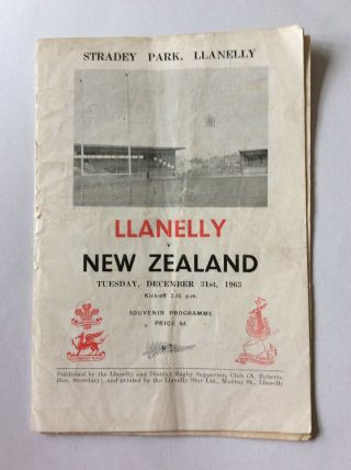 Rare Llanelly Scarlets V Zealand All Blacks 1963 Rugby Programme