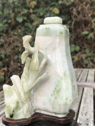 CHINESE JADE VASE AND COVER LATE QING DYNASTY REPUBLIC PERIOD CARVED WITH FLOWER 2