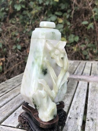 CHINESE JADE VASE AND COVER LATE QING DYNASTY REPUBLIC PERIOD CARVED WITH FLOWER 3