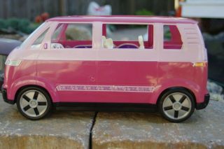 Vintage 2002 Mattel Barbie Pink Volkswagen (VW) Bus Van Horn 6 Seater 3