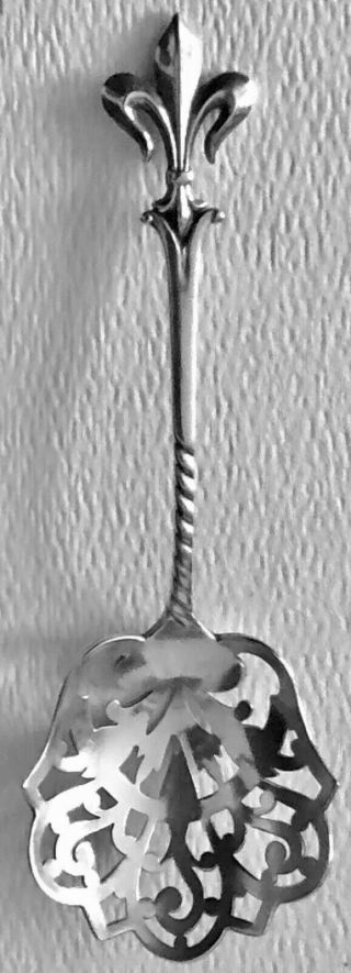 Antique Howard Sterling Silver Fleur - De - Lis Bon Bon Nut Ornate Cutwork Ser Spoon