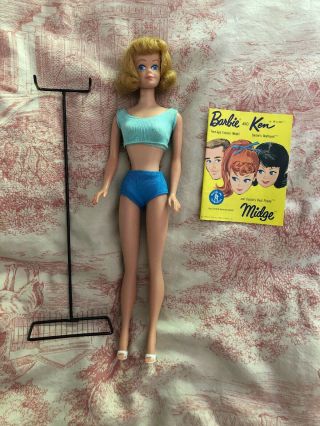 Vintage Mattel Sl Blonde Midge Doll W/ 2 Pc.  Swimsuit,  Shoes,  Booklet,  Wire Stand