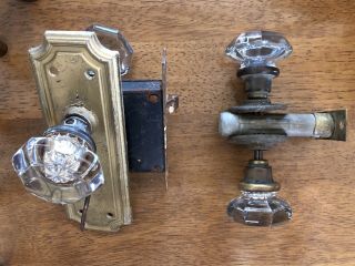 4 Vintage Antique Old Glass Door Knobs With Yale Skeleton Key Lock Set