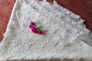 Antique Edwardian White Linen Tablecloth Lovely Deep Decorative Needle Lace