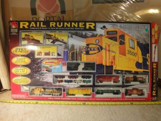 Rare Life - Like Rail Runner Ho Train Set.  Santa Fe Diesel Locomotive.