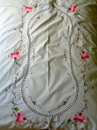 Vintage Tablecloth Applique Embroidered Flowers Crochet Insert Corners 50 " X 66 "