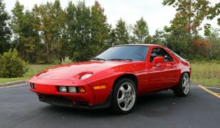 1986 Porsche 928 S Sunroof Coupe | Rare 5 - Speed Transmission