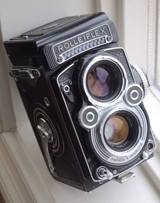 Rare Rolleiflex 3.  5f Tlr Camera W Carl Zeiss Planar Lens Rival 2.  8f Hasselblad