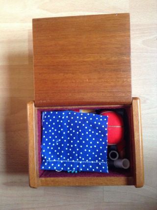 Retro Neat solid wood sewing box inlaid lid with 50 reels 2