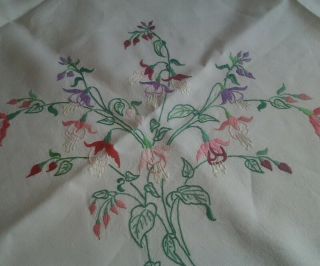 Vintage Hand Embroidered Linen Tablecloth Wonderful Design Of Flower S