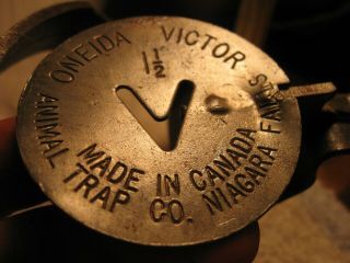 1/2 Oneida Victor Made in Canada Niagara Falls trap antique vintage 2
