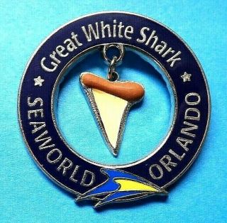 Rare Vintage Classic Seaworld Great White Shark Tooth Dangle Pin Badge Orlando