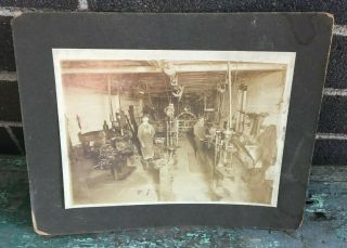 Cabinet Antique Photo Of Machine Shop Early Studio Card Occupational Photo (cbr)