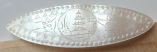 19th Century Chinese Mother Of Pearl Gaming Counters: 5 Oval Pagoda Design (b3)
