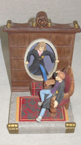Hallmark Harry Potter Book Ends Gryffindor Common Room Entry Rare 3