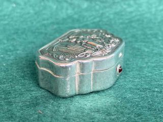 LOVELY MARKED SPANISH STERLING SILVER 925 PILL SNUFF BOX WITH RED STONE. 3