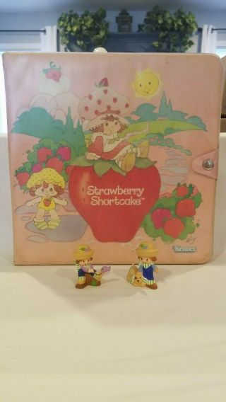 Kenner Strawberry Shortcake Huckleberry Pie Pvc Miniatures & Orig Storybook Case