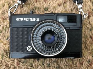 Olympus Trip 35 Black Camera D.  Zuiko 40 mm F / 2.  8 Lens Rare 2