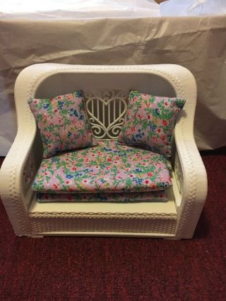 Vtg Barbie A Frame Pull Out White Wicker Couch For Dream House: Comes W/ Cushion