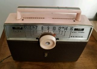 Zenith antique radio,  Model A402,  chassis 4A41,  salmon color,  AS - IS 3