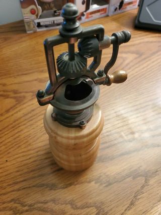 Olde Thompson Pepper Mill - Discontinued - Rare -